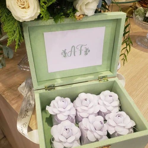 Forminhas de camélias para doces