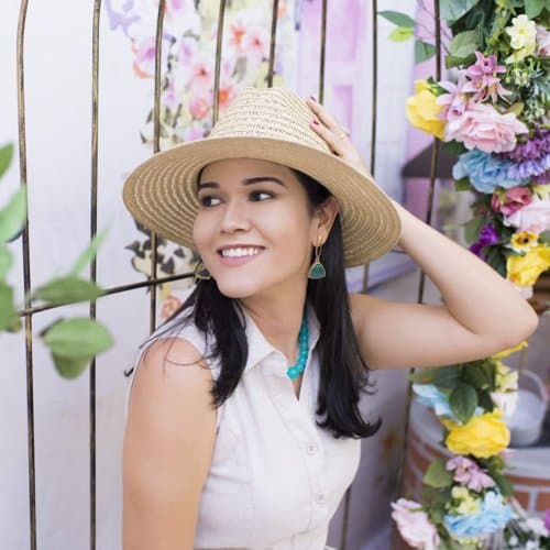 Monique Falcão - Criadora do curso de Camélias